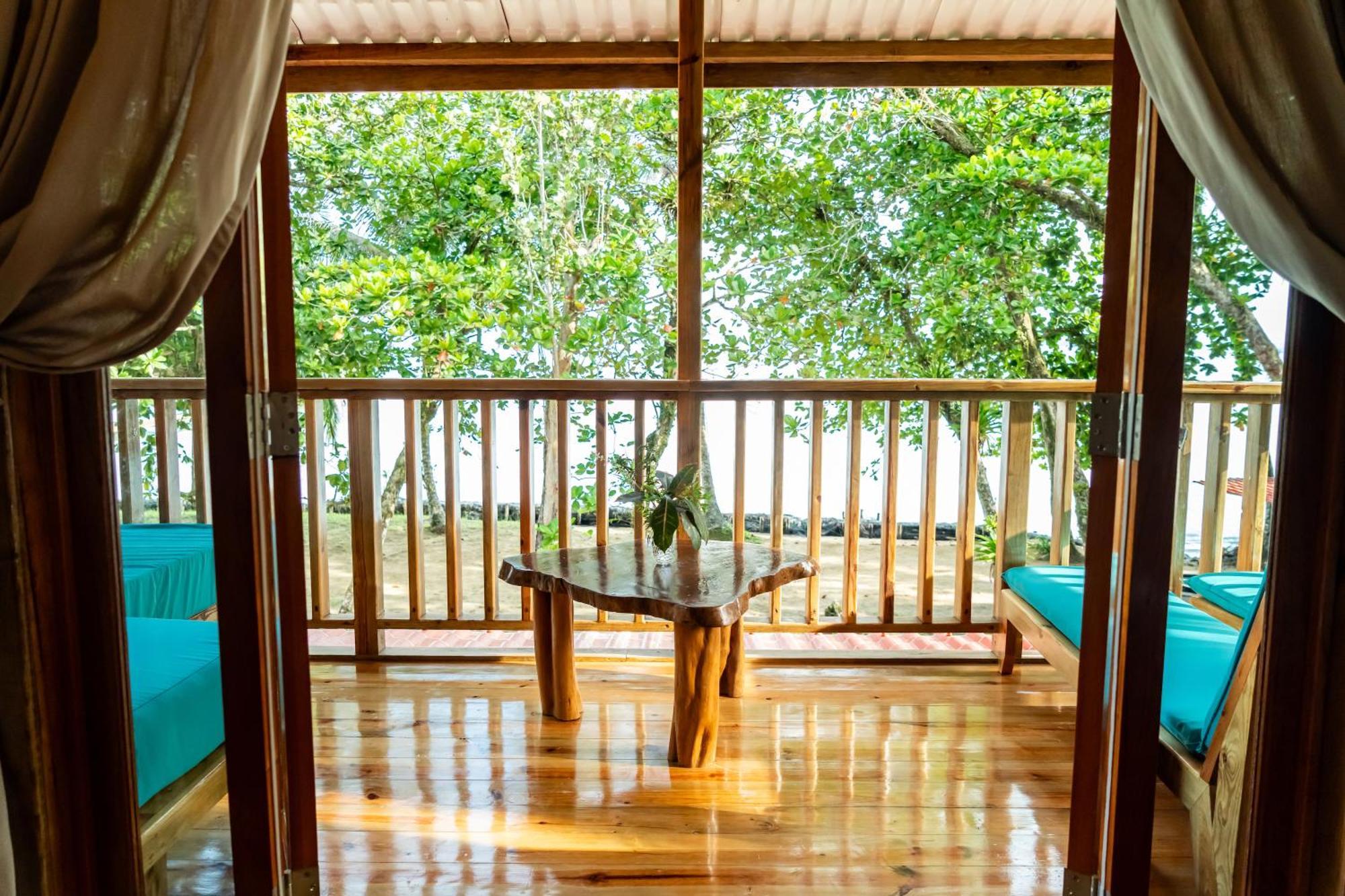 Casa Cayuco Eco-Adventure Lodge Bocas del Toro Habitación foto